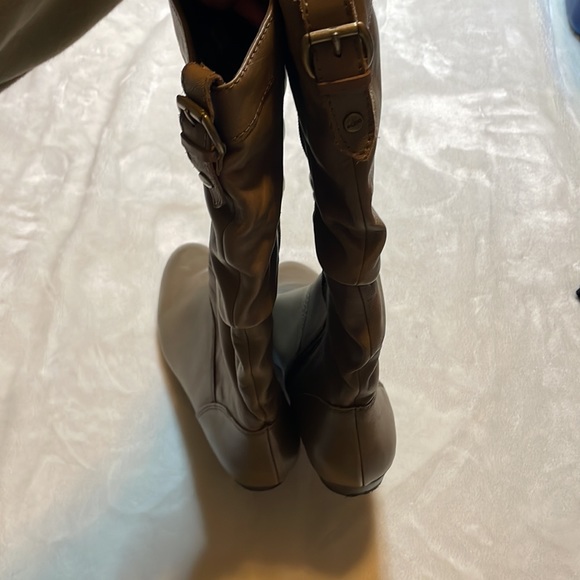 Aldo boots in great condition (grey/taupe colour) womens size 8 - Picture 4 of 7